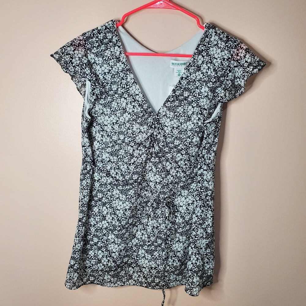 Motherhood Maternity Black and white VNeck Floral Empire Shirt Size medium